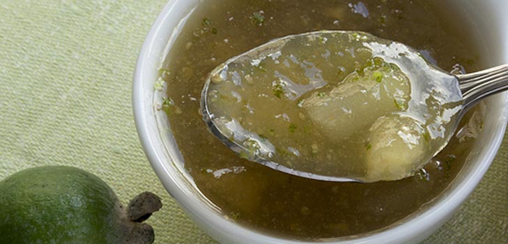 Confiture de feijoa sans cuisson, une recette de confiture en direct avec une photo