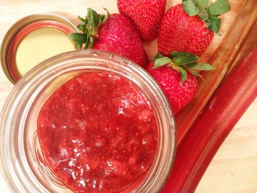 Confiture de fraises à la rhubarbe