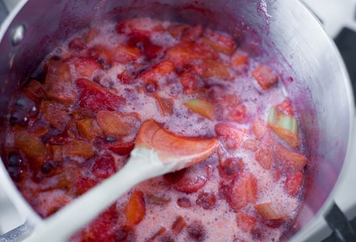 Confiture de fraises à la rhubarbe