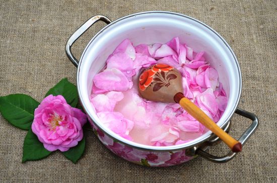 La recette de la confiture classique de roses