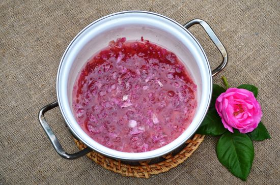 La recette de la confiture classique de roses