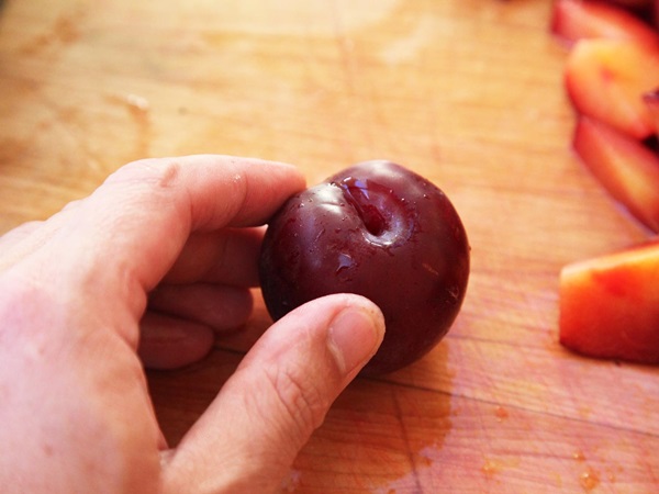 Comment faire de la confiture à partir d'une prune avec une pierre et dénoyautées - recettes simples