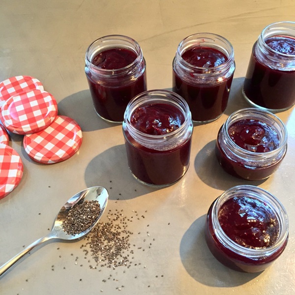 Comment faire de la confiture à partir d'une prune avec une pierre et dénoyautées - recettes simples