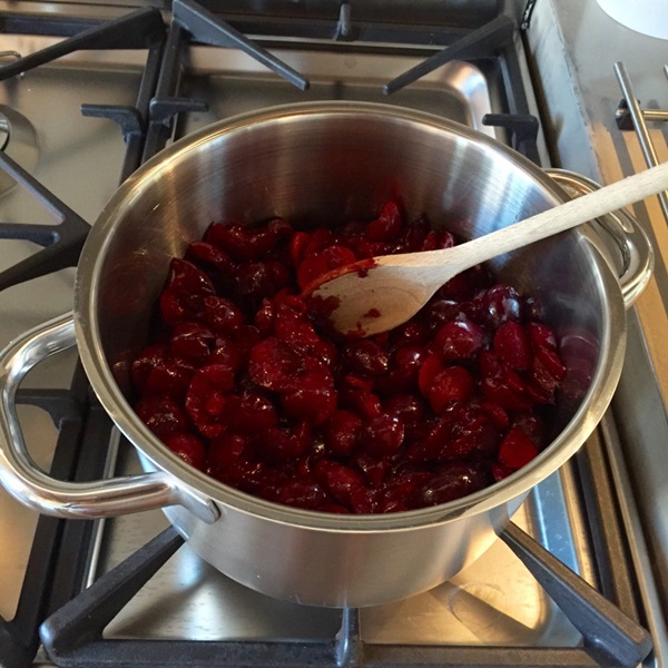 Comment faire de la confiture à partir d'une prune avec une pierre et dénoyautées - recettes simples