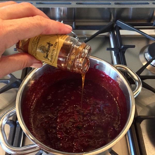 Comment faire de la confiture à partir d'une prune avec une pierre et dénoyautées - recettes simples