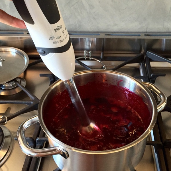Comment faire de la confiture à partir d'une prune avec une pierre et dénoyautées - recettes simples