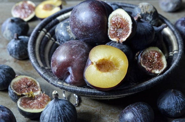 Comment faire de la confiture à partir d'une prune avec une pierre et dénoyautées - recettes simples