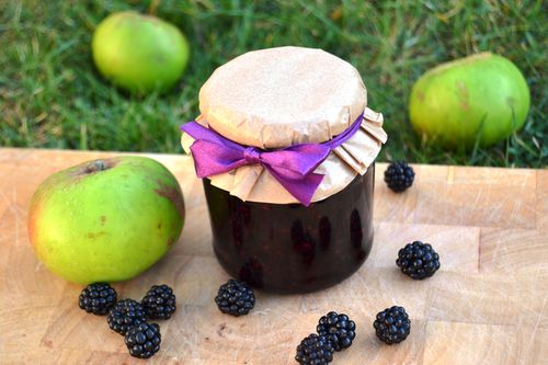 Confiture de pommes et de mûres