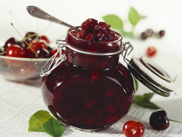 Cerises pour l'hiver - recettes - confiture avec graines et dénoyautées, cinq minutes, confiture, gelée sans gélatine, compote de cerise Cerises pour l'hiver - recettes - confiture avec graines et dénoyautées, cinq minutes, confiture, gelée sans gélatine, compote de cerise