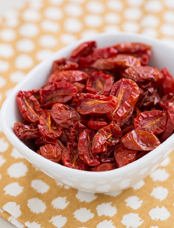 Tomates séchées au soleil, recettes à la maison. Comment faire des tomates séchées au soleil dans un séchoir à légumes, four, pour l'hiver Tomates séchées au soleil, recettes à la maison. Comment faire des tomates séchées au soleil dans un séchoir à légumes, four, pour l'hiver