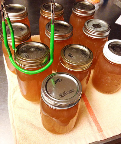Comment préparer le jus de pomme pour l'hiver