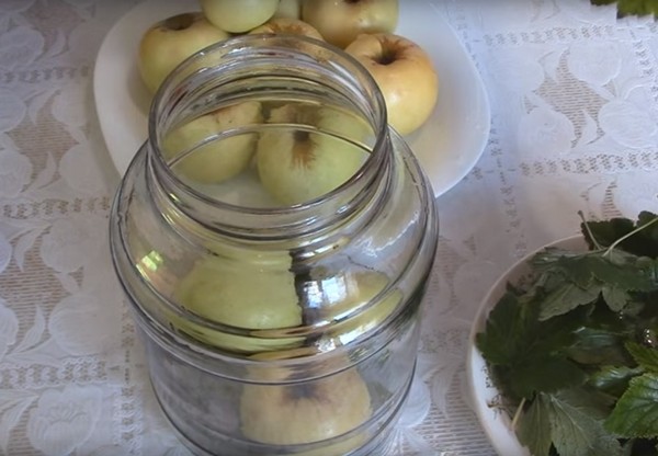 Les pommes pour l'hiver dans les banques - billettes et recettes - trempées et les coins, compote, confiture, billette. Comment garder les pommes en hiver à la maison