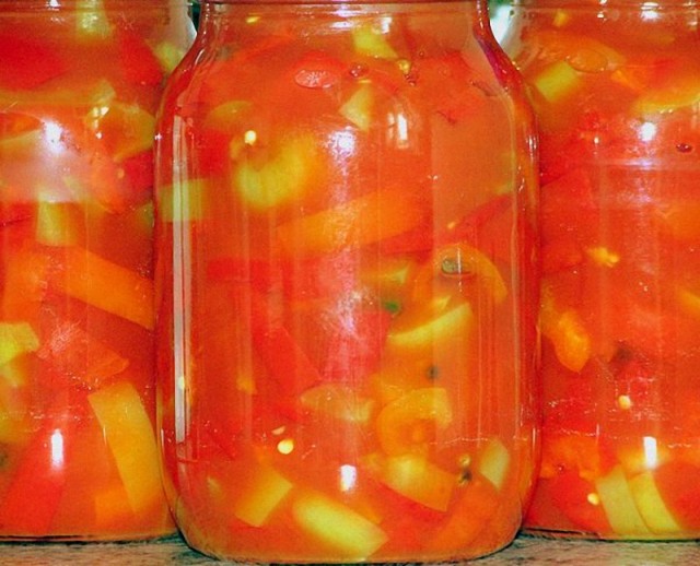 Salade de tomates et de courgettes Salade de tomates et de courgettes