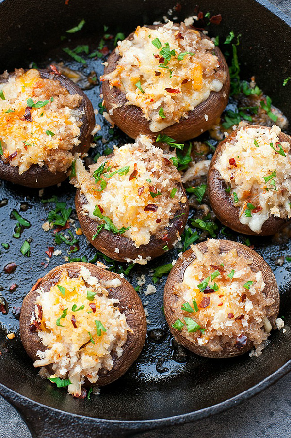 Collations pour le Nouvel An 2017 Coq - nous préparons de nouvelles recettes délicieuses et intéressantes pour des collations simples et fraîches du Nouvel An