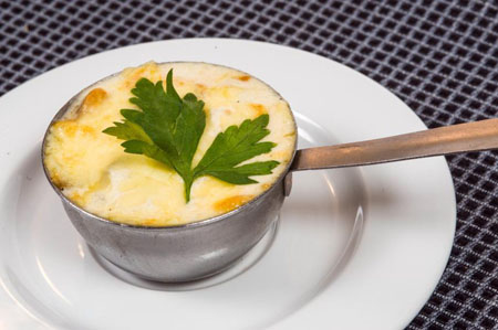 Julienne au poulet et aux champignons: comment cuisiner à la maison