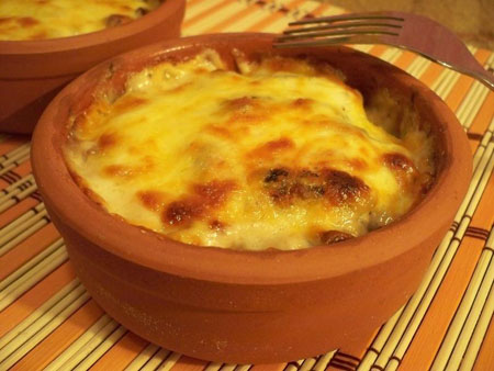 Julienne au poulet et aux champignons: comment cuisiner à la maison