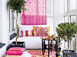 Rose à l'intérieur