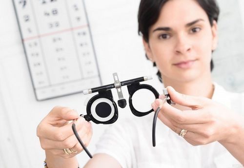 Points noirs devant vos yeux: sont-ils dangereux?
