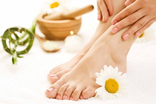 Nous nous débarrassons de la transpiration des pieds une fois pour toutes
