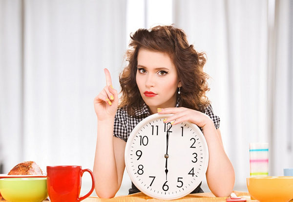 Comment manger et rester mince: les secrets d'un dîner tardif
