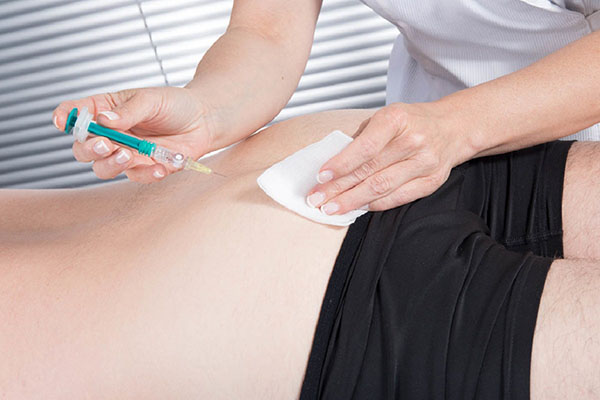 Comment faire une injection intramusculaire dans la fesse