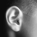 Comment enlever les bouchons des oreilles