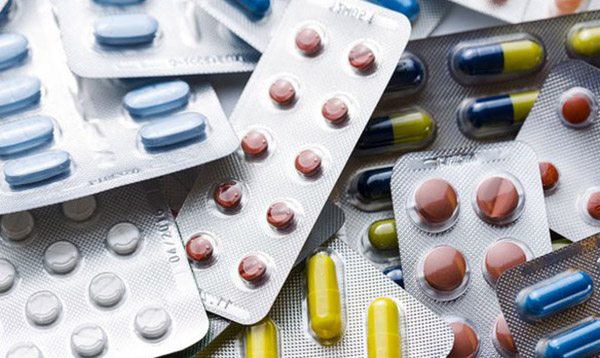 Traitement de la grippe et du SRAS chez les adultes à la maison: médicaments à faible coût et remèdes populaires. Les conseils du docteur Komarovsky sur la façon de traiter la grippe chez les enfants