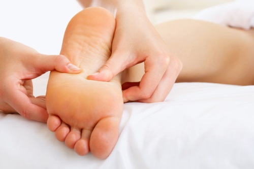 Massage des pieds à la maison