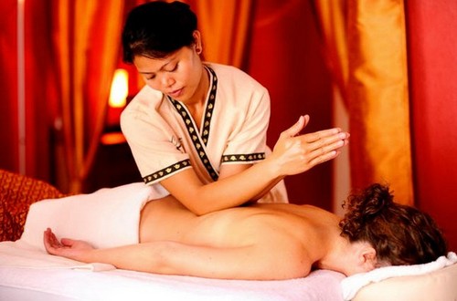 Massage thaïlandais à CROWN THAI SPA - une touche de bonheur
