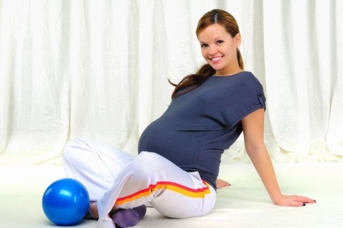 Exercices pour les femmes enceintes: 3 trimestre